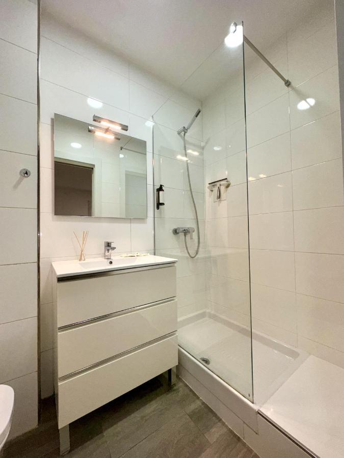 Urbe10 Santa Lucia 1 Bedroom Apartment 1A Малага Экстерьер фото